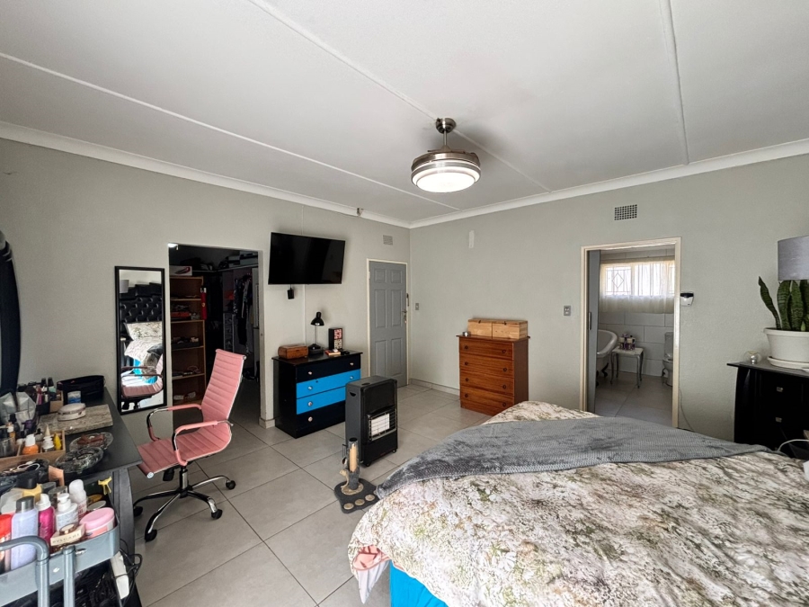 3 Bedroom Property for Sale in Flamwood North West